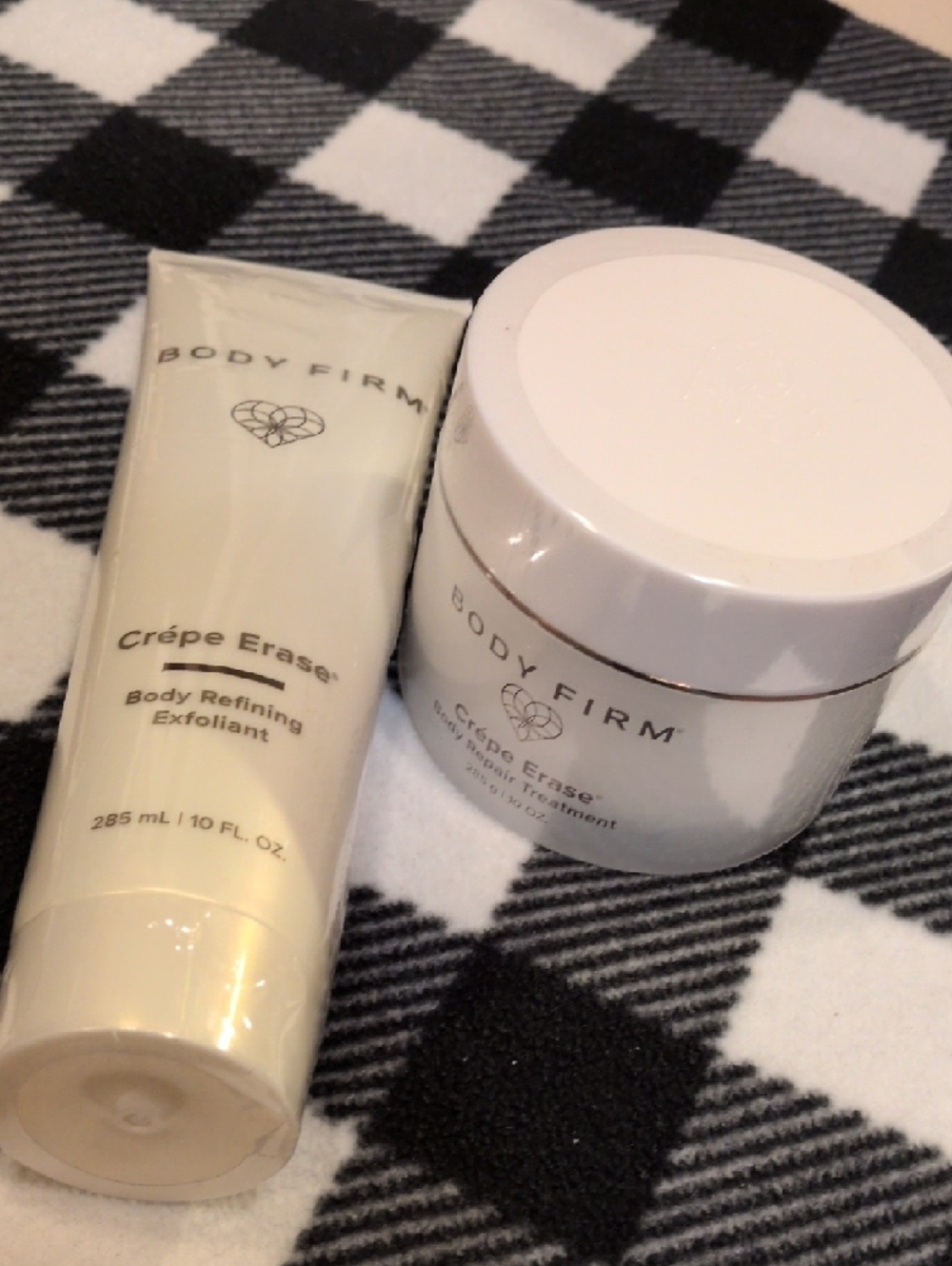 Body Firm Crêpe Erase™ Body Repair Treatment & Exfoliant - Picture 7 of 10
